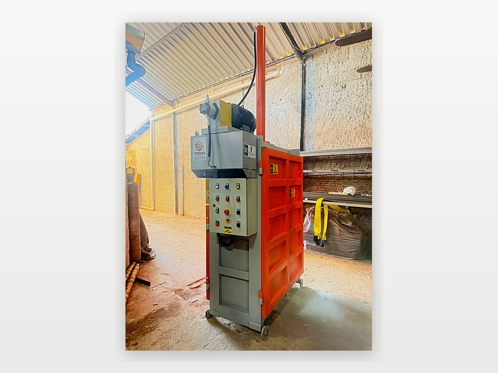 Prensa Enfardadeira Elétrica Industrial fabricada pela TCMAQ
